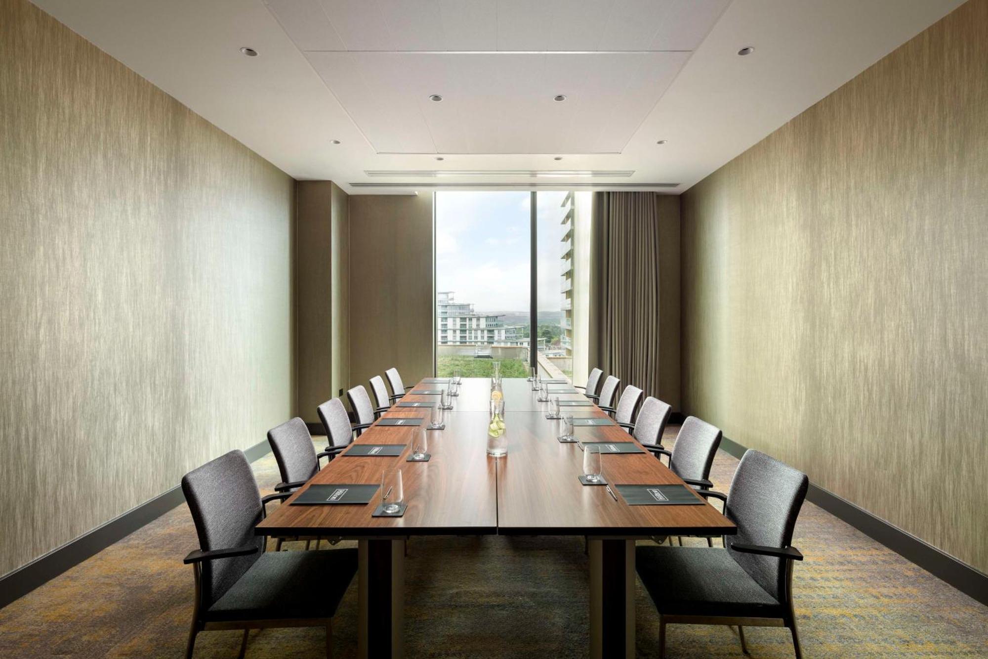 Hilton Woking Hotel Luaran gambar