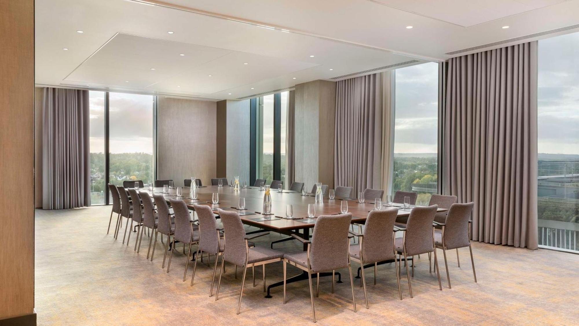 Hilton Woking Hotel Luaran gambar