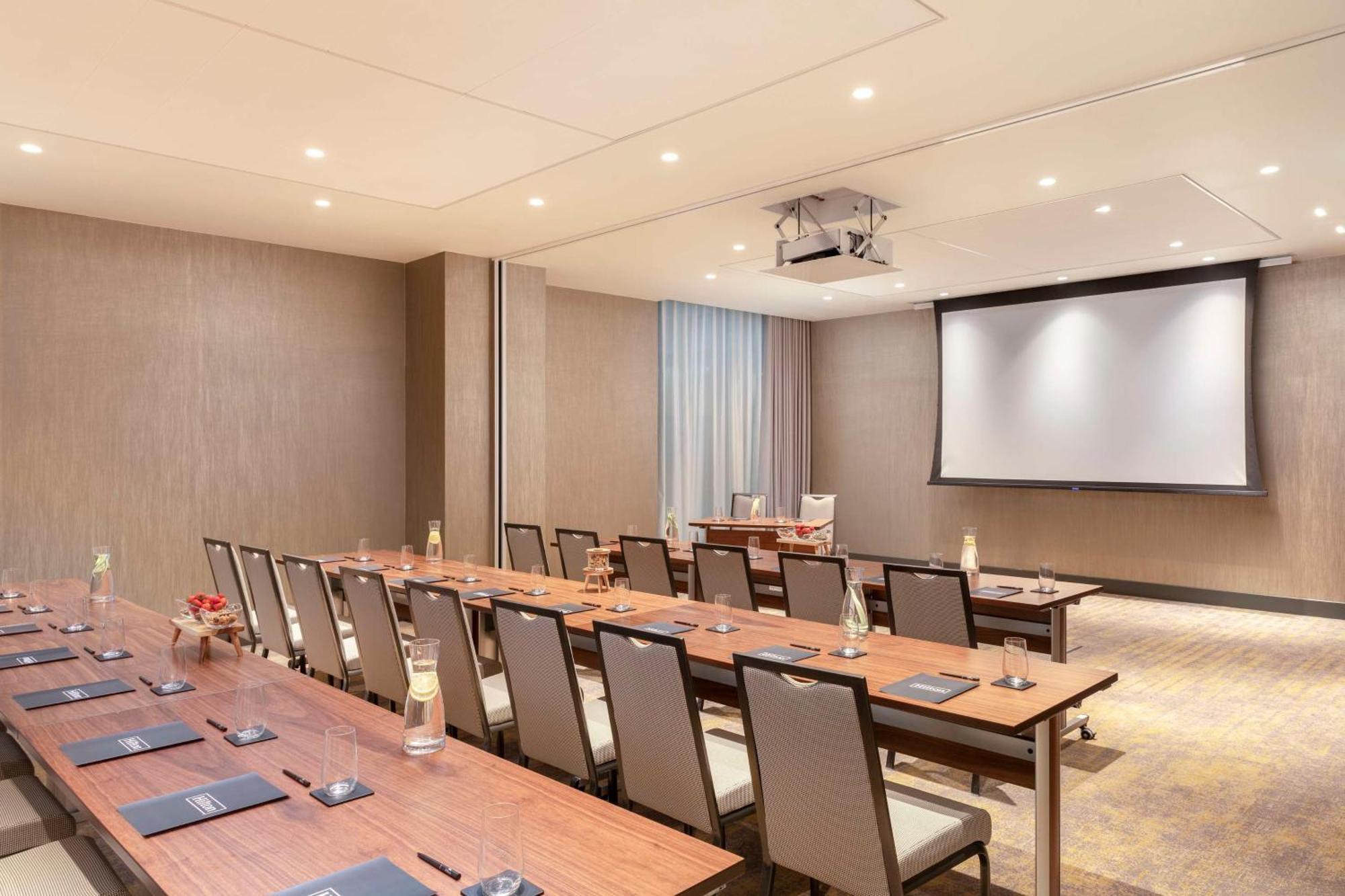Hilton Woking Hotel Luaran gambar