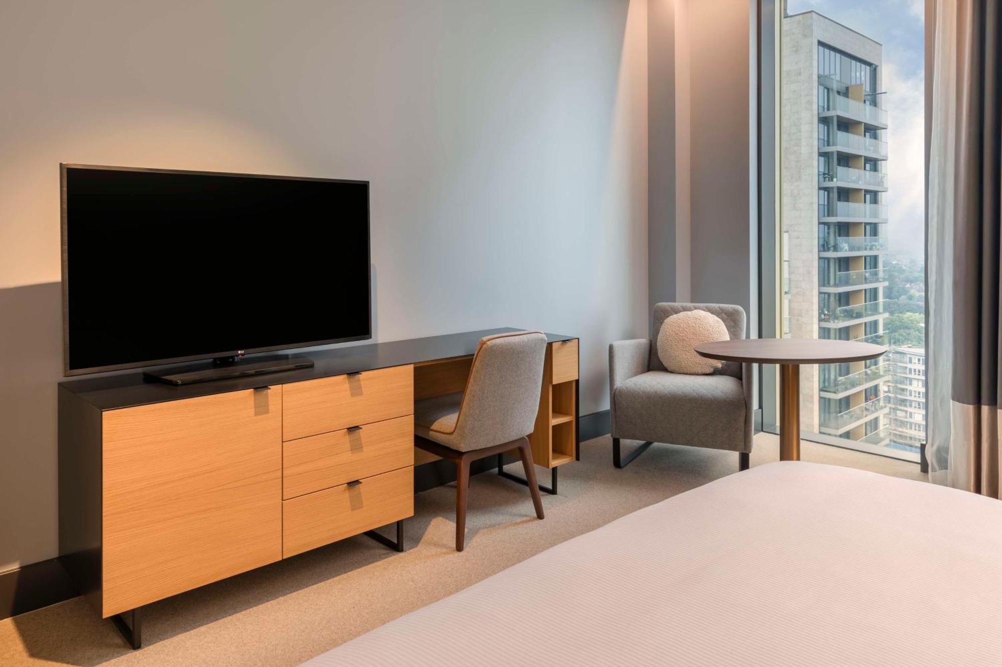 Hilton Woking Hotel Luaran gambar