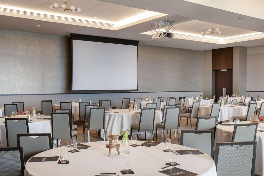 Hilton Woking Hotel Kemudahan gambar