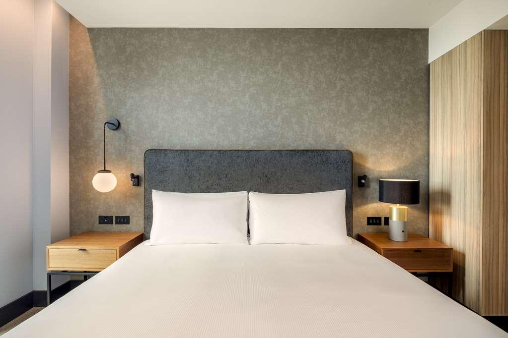 Hilton Woking Hotel Bilik gambar