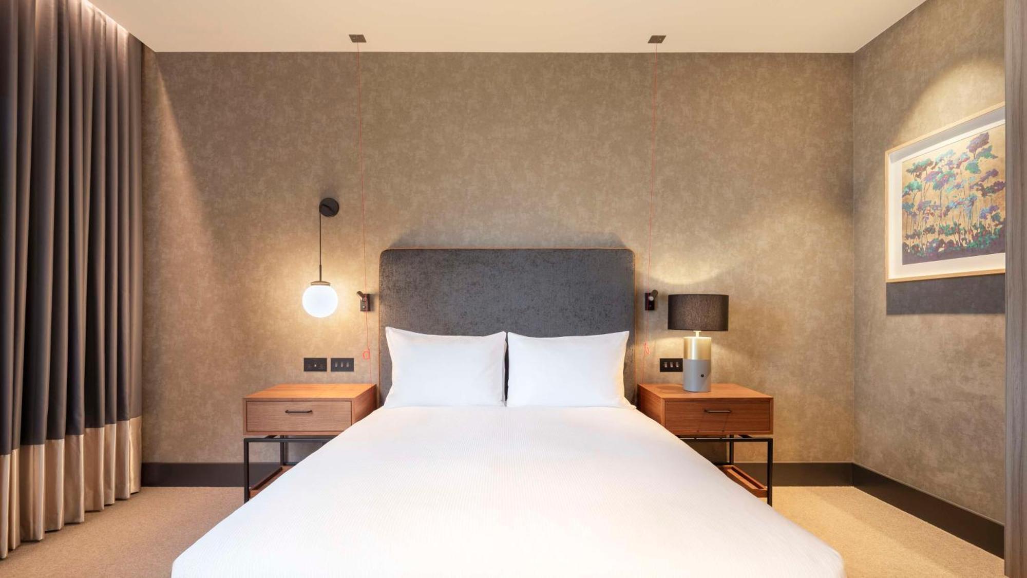 Hilton Woking Hotel Luaran gambar