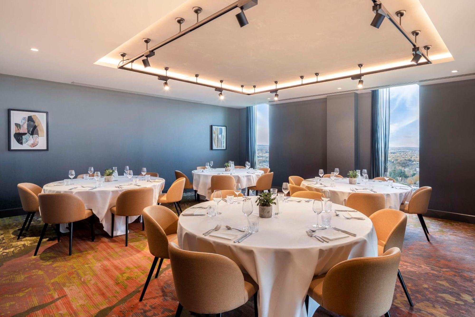 Hilton Woking Hotel Luaran gambar